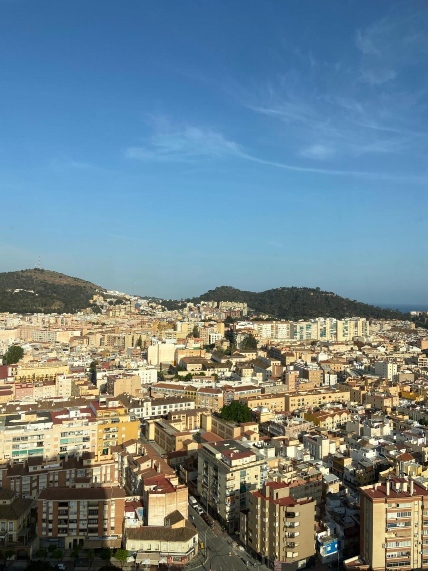 Urban Sky Views Over Malaga Bagian luar foto